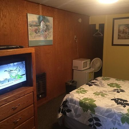 Budget Inn Motel Шемоулт Екстер'єр фото