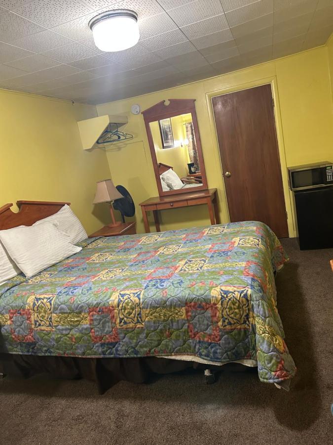 Budget Inn Motel Шемоулт Екстер'єр фото