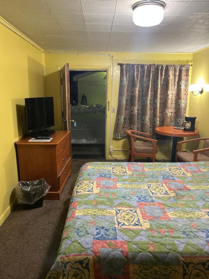 Budget Inn Motel Шемоулт Екстер'єр фото