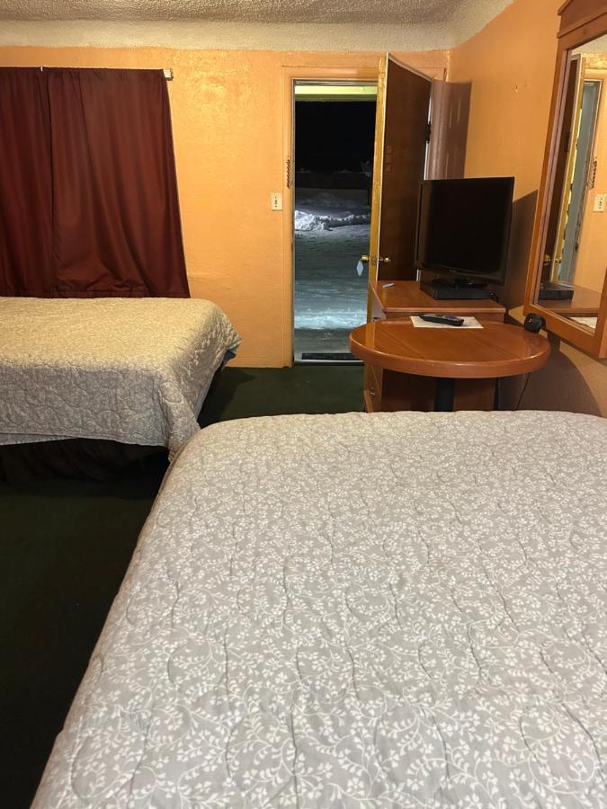 Budget Inn Motel Шемоулт Екстер'єр фото