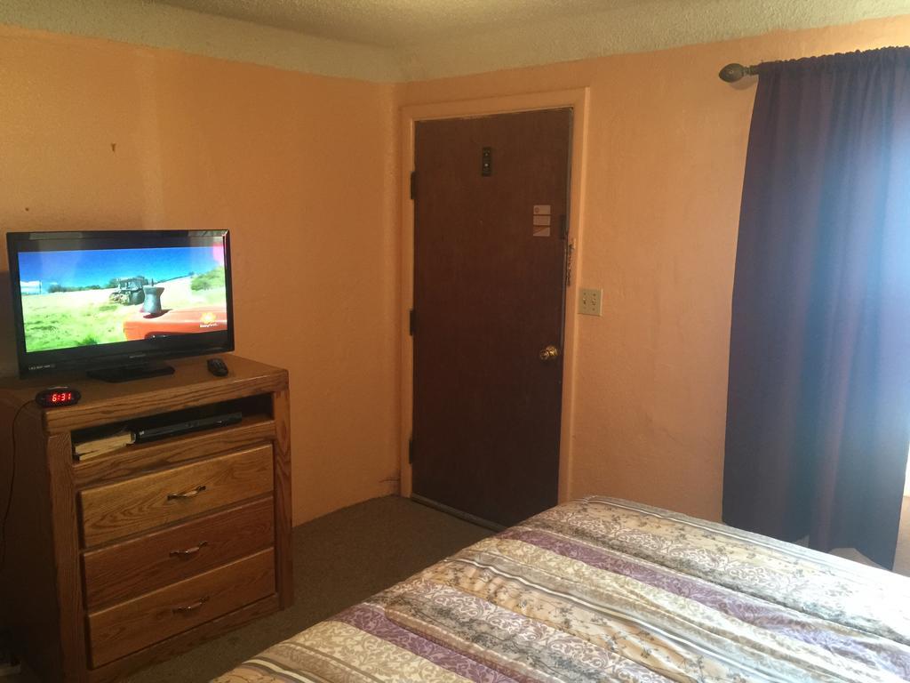 Budget Inn Motel Шемоулт Екстер'єр фото