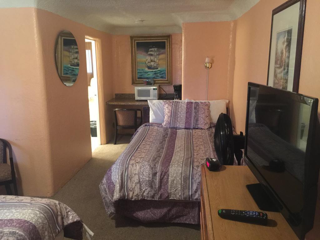 Budget Inn Motel Шемоулт Екстер'єр фото