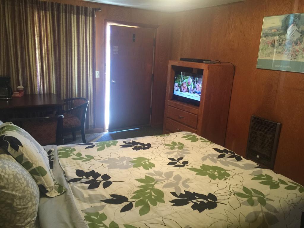 Budget Inn Motel Шемоулт Екстер'єр фото