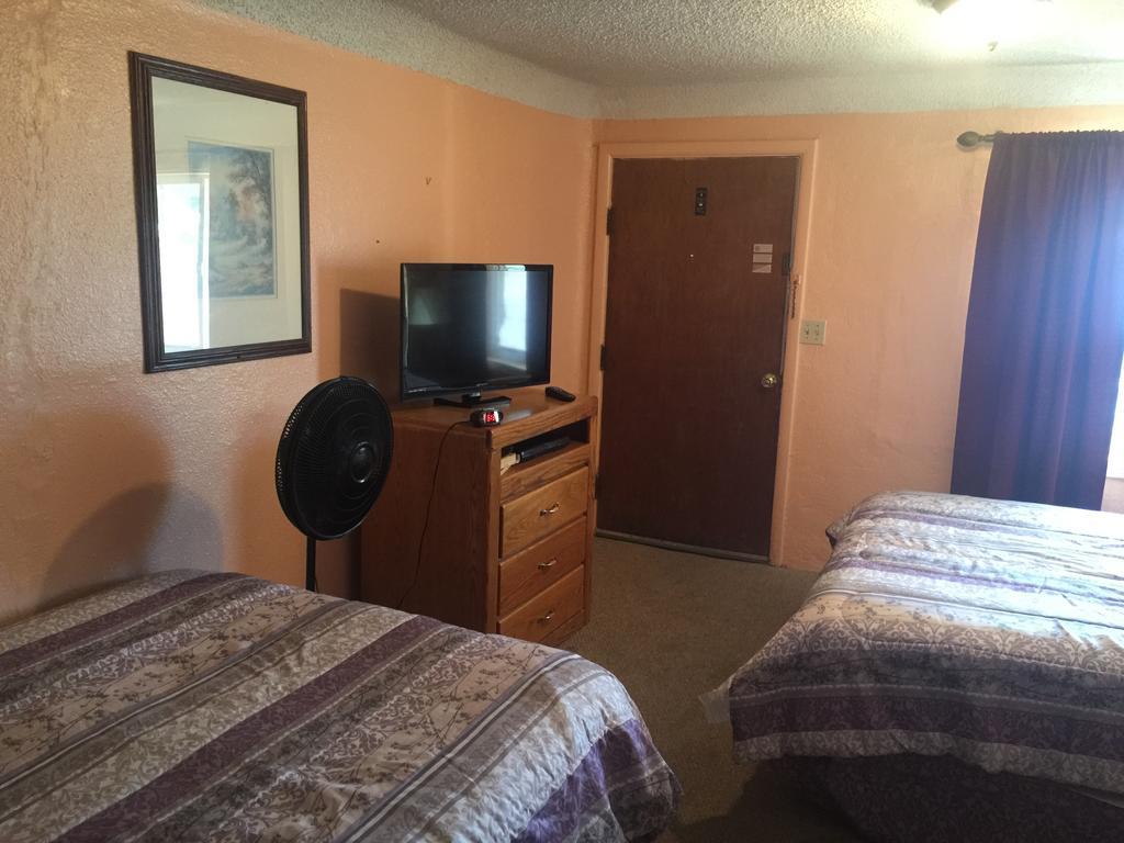Budget Inn Motel Шемоулт Екстер'єр фото