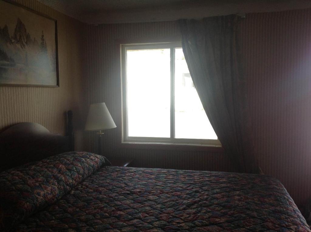 Budget Inn Motel Шемоулт Екстер'єр фото