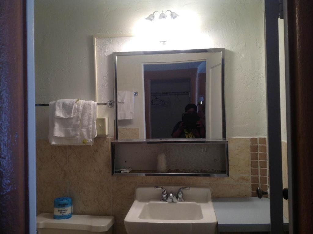 Budget Inn Motel Шемоулт Екстер'єр фото